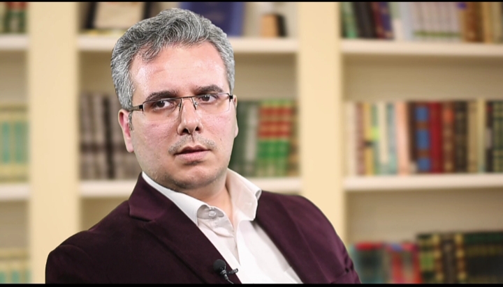 علی یگانه پیشه کنار